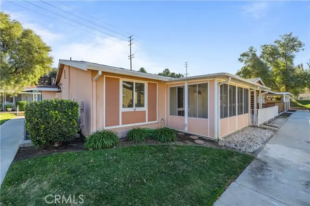19152 Avenue of the Oaks  #B, Newhall, CA 91321 - Image #3