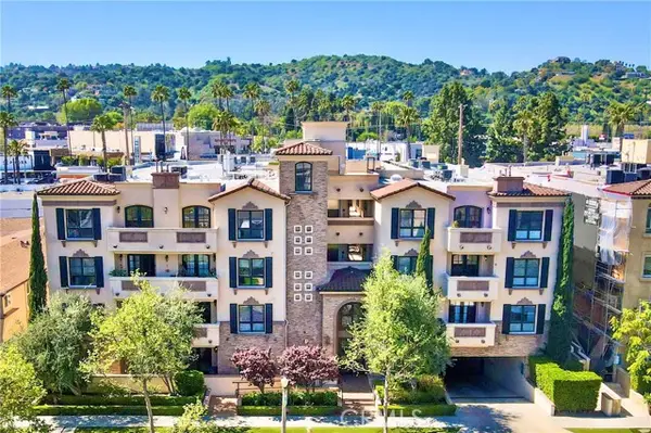 12026 Hoffman Street  #302, Studio City, CA 91604