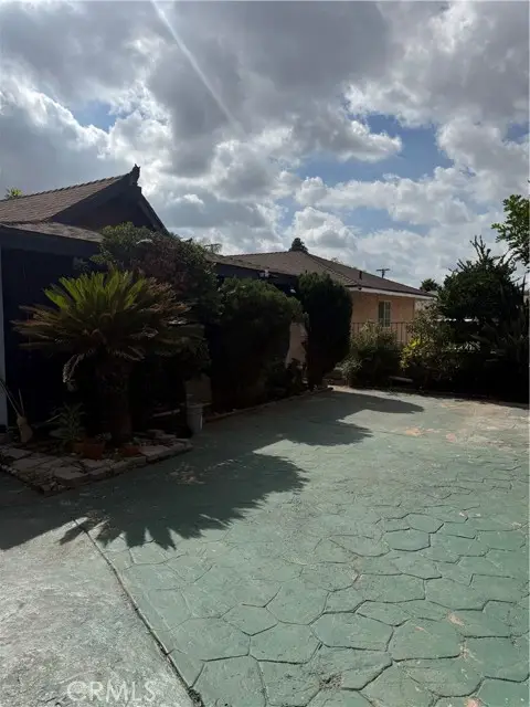 10900 Goss, Sun Valley, CA 91352