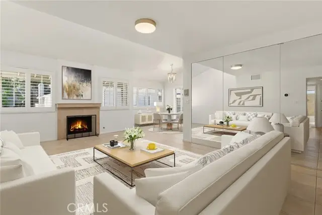 22117 Burbank Boulevard  #7, Woodland Hills, CA 91367 - Image #3