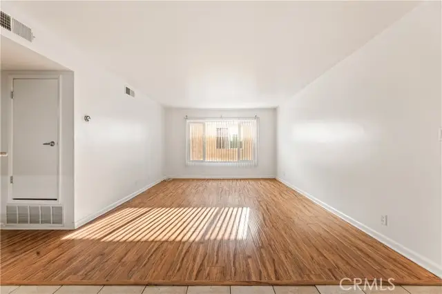 20327 Saticoy Street  #102, Winnetka, CA 91306 - Image #2