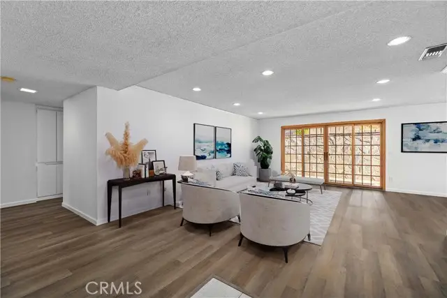 26562 Cardwick Court, Newhall, CA 91321 - Image #2