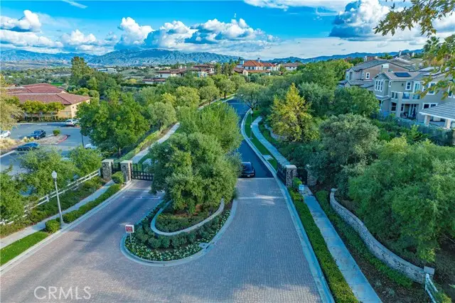 26524 Valley Oak Lane, Valencia, CA 91381 - Image #2