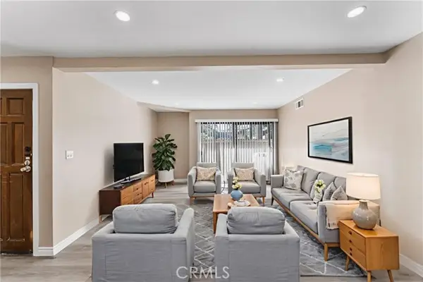 15511 Sherman Way  #1, Van Nuys, CA 91406