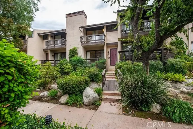 5711 Owensmouth Avenue  #117, Woodland Hills, CA 91367 - #1