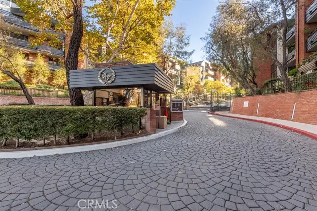 4774 Park Encino  #206, Encino, CA 91436 - Image #1