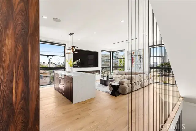 3975 Frances Avenue, Los Angeles, CA 90066 - #2