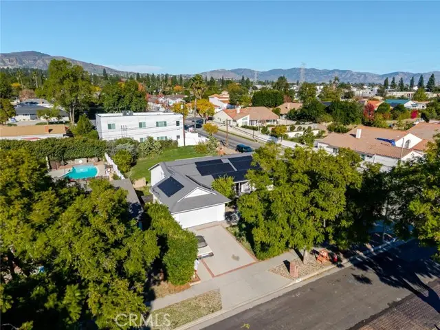 18301 Minnehaha Street, Porter Ranch, CA 91326 - Image #3