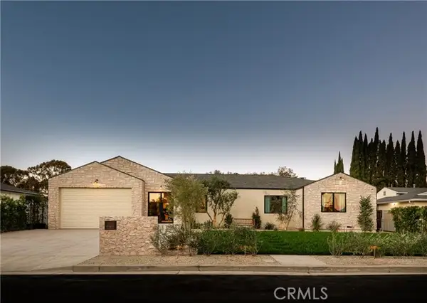 15719 Hartsook, Encino, CA 91436