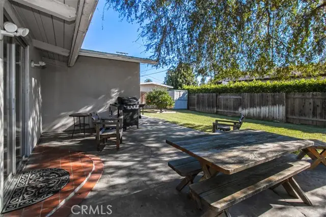 19462 Arminta, Reseda, CA 91335 - Image #2