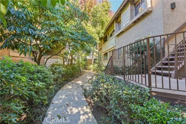 10237 De Soto  #A, Chatsworth, CA 91311 - #1