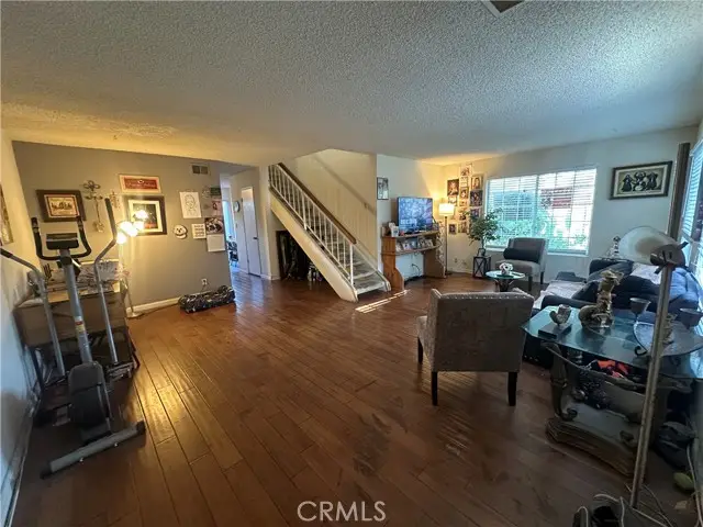 6561 Vanalden Ave  #5, Reseda, CA 91335 - Image #3