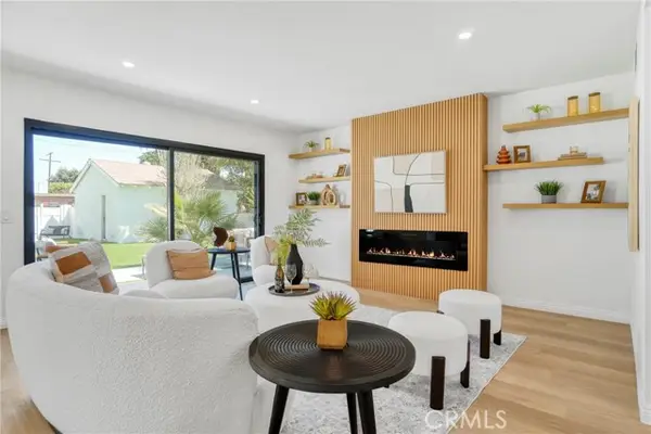 8400 Chimineas Avenue, Northridge, CA 91325