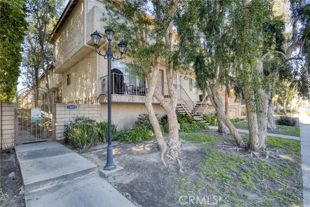 10215 Variel Avenue  #7, Chatsworth, CA 91311 - #2
