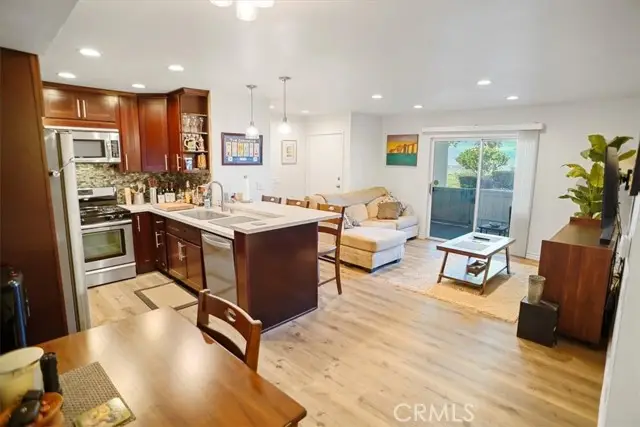 24439 Leonard Tree  #102, Newhall, CA 91321 - Image #2