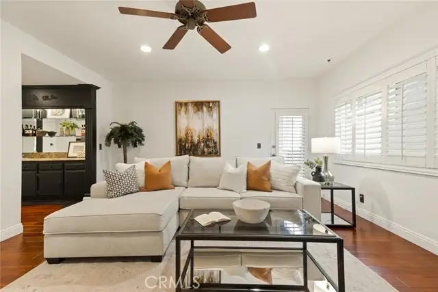 4355 Ventura Canyon  #103, Sherman Oaks, CA 91423 - Image #2