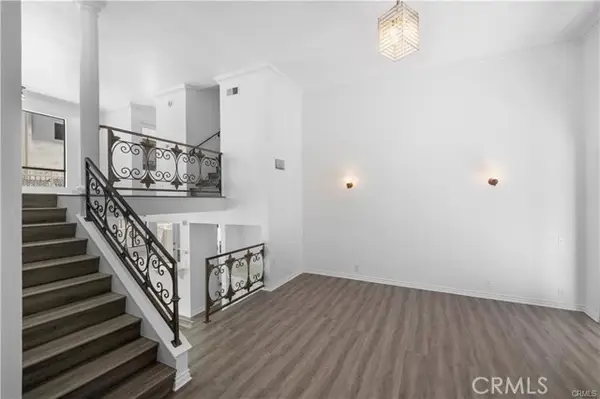 11954 Mayfield Avenue  #3, Los Angeles, CA 90049