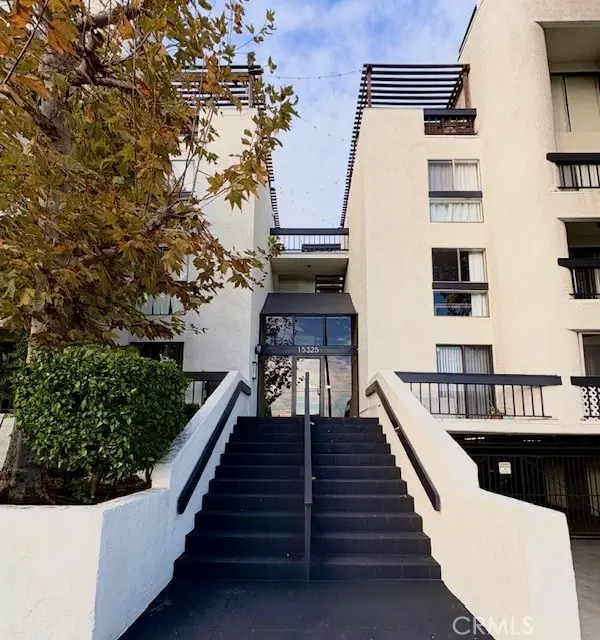 15325 Magnolia  #102, Sherman Oaks, CA 91403 - Image #1