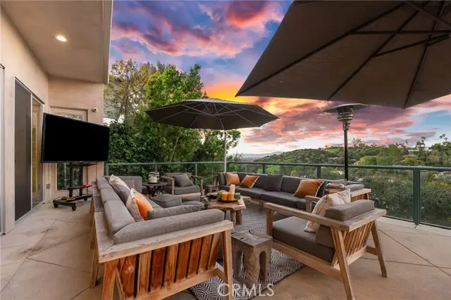 11527 Dona Dolores, Studio City, CA 91604 - #1