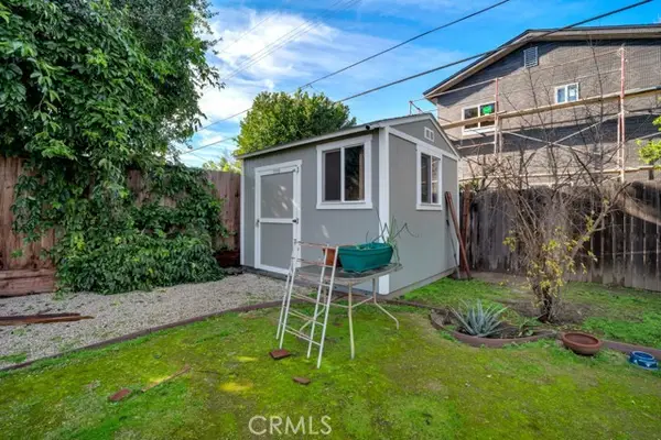 7113 Encino Avenue, Van Nuys, CA 91406