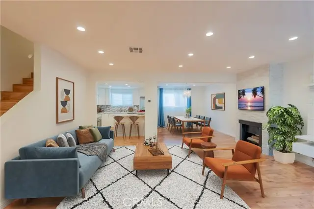 18550 Hatteras  #16, Tarzana, CA 91356 - Image #1