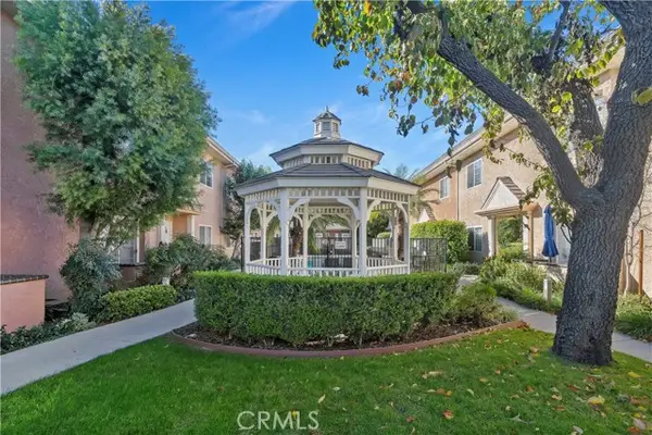 7615 Glade Ave  #114, Canoga Park, CA 91304