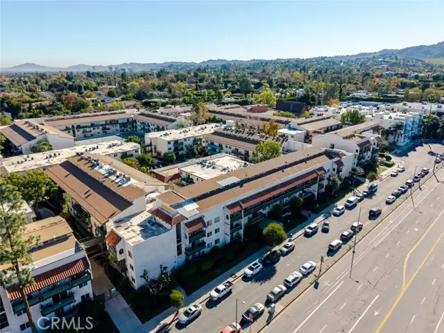 5460 White Oak Avenue  #C325, Encino, CA 91316 - Image #2