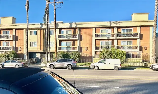 20327 Saticoy  #304, Winnetka, CA 91306 - Image #1