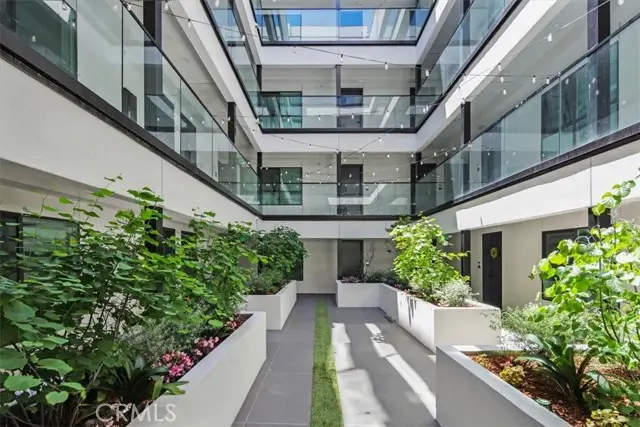 321 Oxford Avenue  #606, Los Angeles, CA 90020 - Image #3