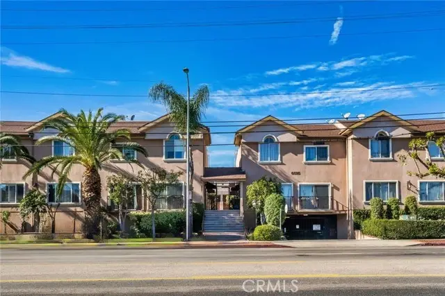 6525 Woodman Avenue  #11, Van Nuys, CA 91401 - Image #3