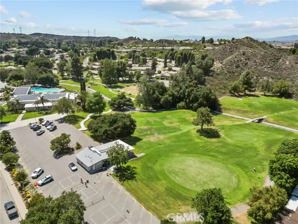 19122 Avenue Of The Oaks  #A, Newhall, CA 91321