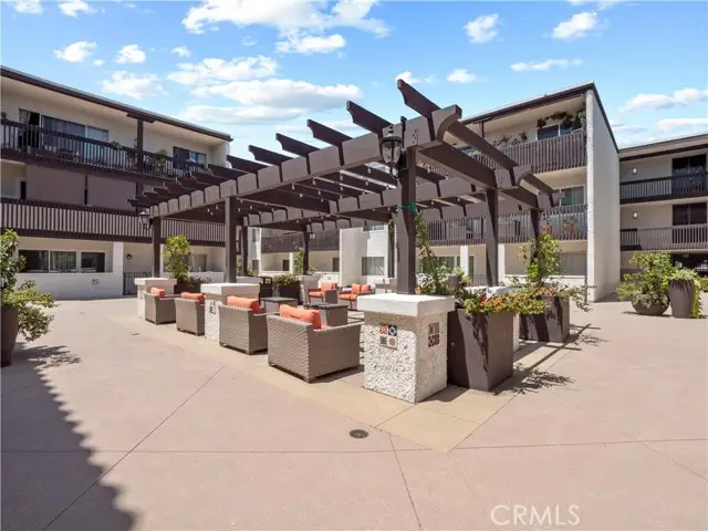 5334 Lindley Avenue  #319, Encino, CA 91316 - Image #3