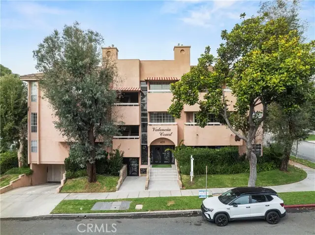 435 E Valencia Ave  #201, Burbank, CA 91501 - Image #1
