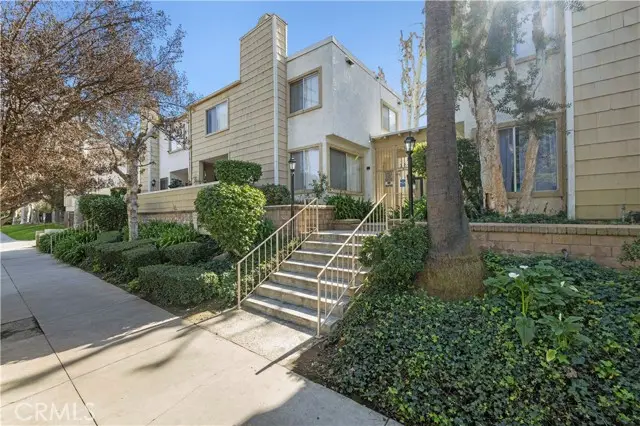 18408 Hatteras Street  #44, Tarzana, CA 91356 - Image #2