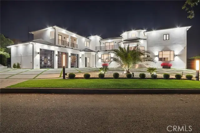 10511 Mary Bell Avenue, Sunland, CA 91040 - #3