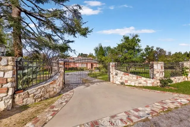 8547 Amestoy, Northridge, CA 91325 - Image #3