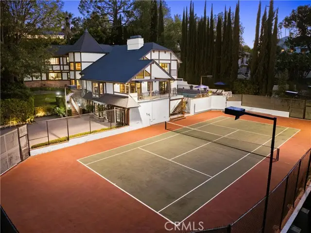 19540 Wells Drive, Tarzana, CA 91356 - #2