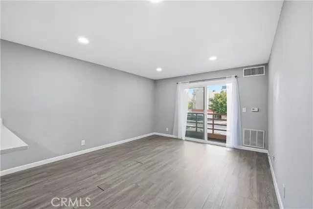 6815 Remmet  #215, Canoga Park, CA 91303 - Image #2