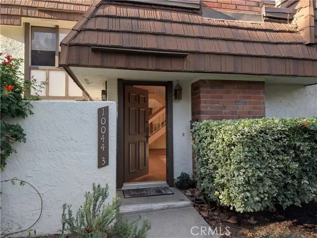 10044 Larwin  #3, Chatsworth, CA 91311 - Image #2
