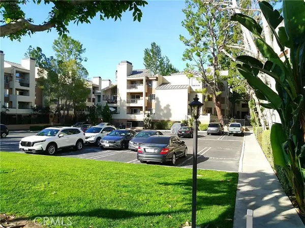 21500 Burbank  #222, Woodland Hills, CA 91367