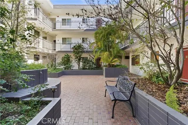 4614 Finley  #6, Los Angeles, CA 90027 - Image #2