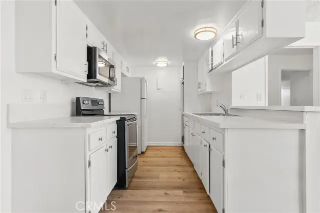 8649 Sunland Boulevard  #5, Sun Valley, CA 91352 - Image #1