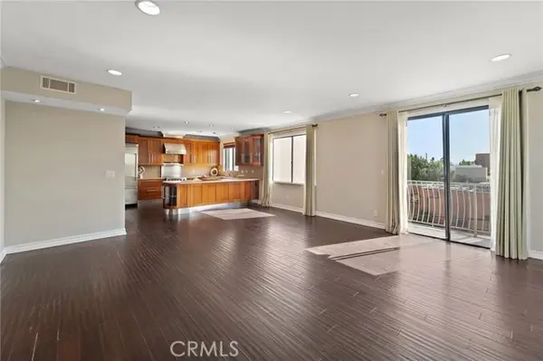 152 Oakhurst Drive  #304, Beverly Hills, CA 90212