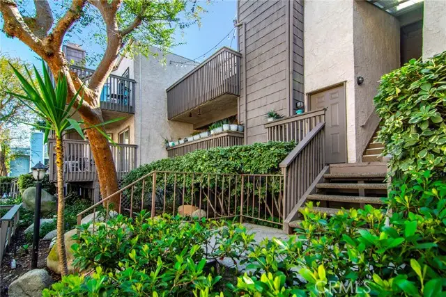 18316 Hatteras  #27, Tarzana, CA 91356 - Image #1