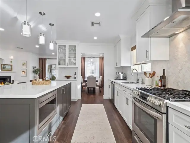 6900 Katherine Avenue, Van Nuys, CA 91405 - Image #2