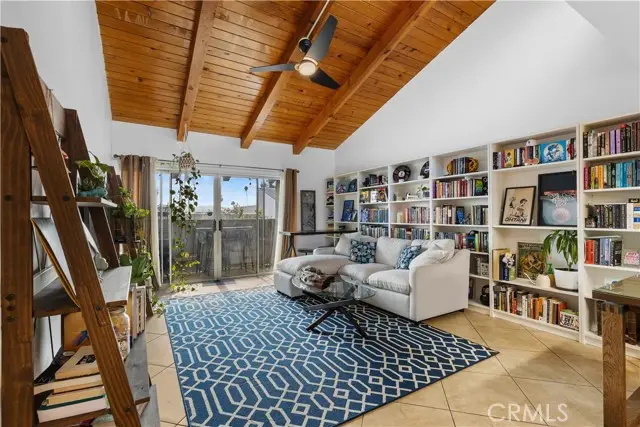 20134 Leadwell Street  #332, Winnetka, CA 91306 - Image #1