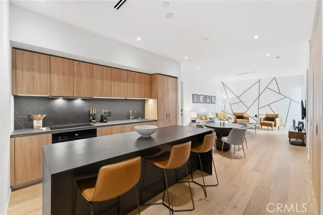 1030 Kings  #405, West Hollywood, CA 90069 - Image #2