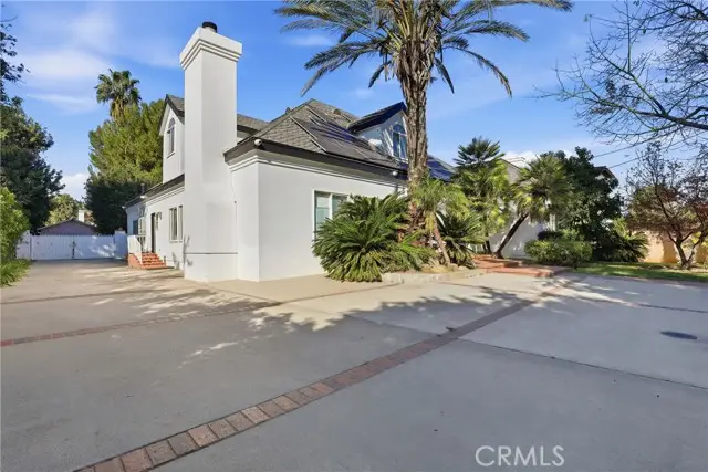 5645 Donna Avenue, Tarzana, CA 91356 - #2