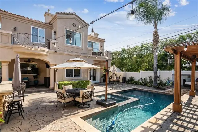 15102 Greenleaf Street, Sherman Oaks, CA 91403 - #3