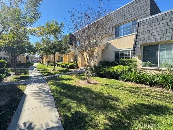 19216 Hamlin Street  #8, Reseda, CA 91335